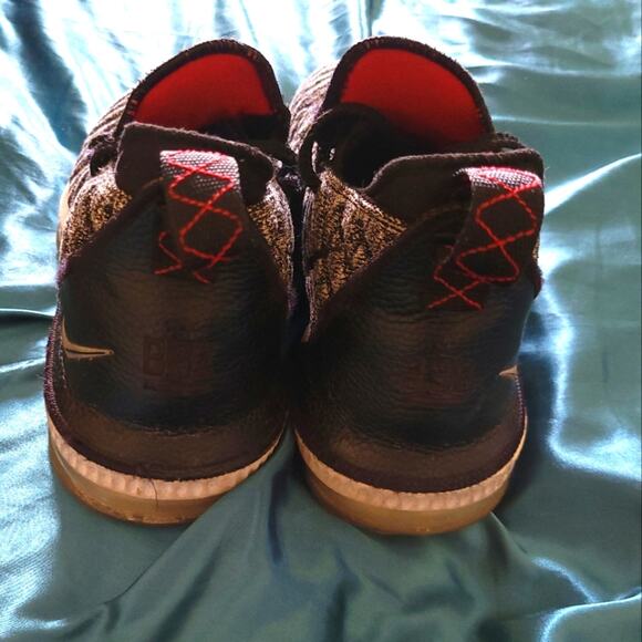 💚Nike LeBron 16 XVI Shoes Men Size 8.5 Oreo Grey Black White A02588-006 - Picture 7 of 11